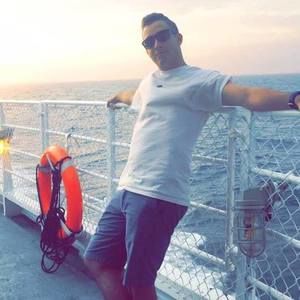 Meet your Posher, Eric